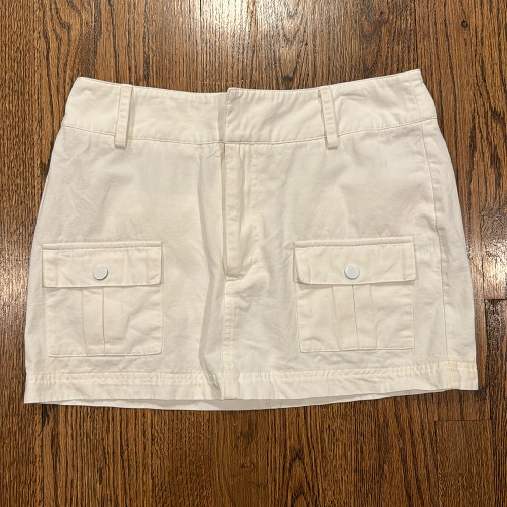 Princess Polly white cargo mini skirt size 4